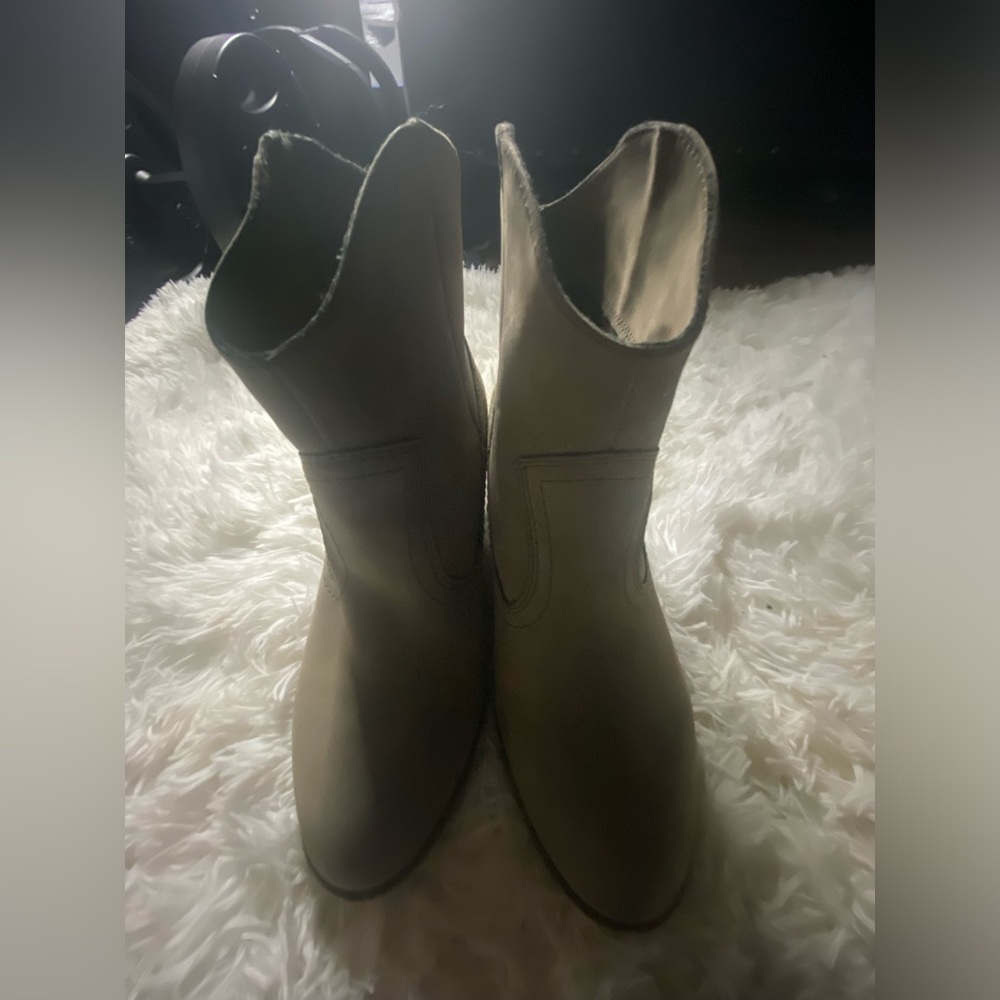2/$20 Rocket Dogs Size 8.5